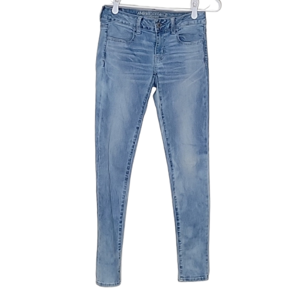 American Eagle Lightwash Super Low Rise Skinny Jeans
